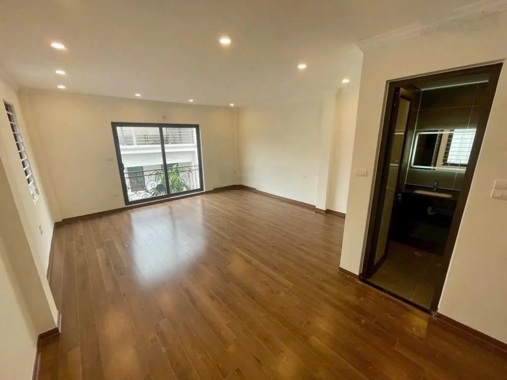Lô góc - thang máy - nhà 6 tầng thơm mùi gỗ mới - gara oto - hàng xóm Vinhomes