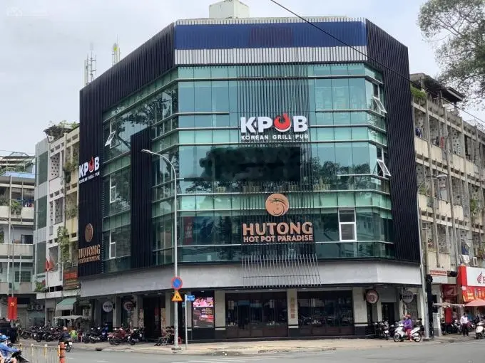 Bán nhà hàng góc đường vàng Quận 5 - Vị trí đối diện chợ Hòa Bình, cơ hội đầu tư sinh lời cao