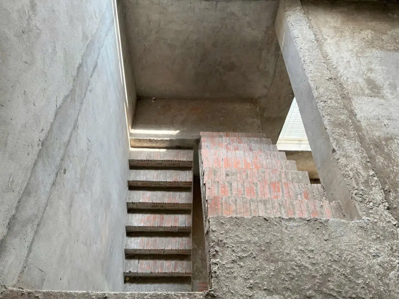 Chỉ 2.6 tỷ , Quí Khách hàng có thể sở hữu ngay 1 căn nhà thô 1 trệt + 1 lầu tại KDC Long Hậu