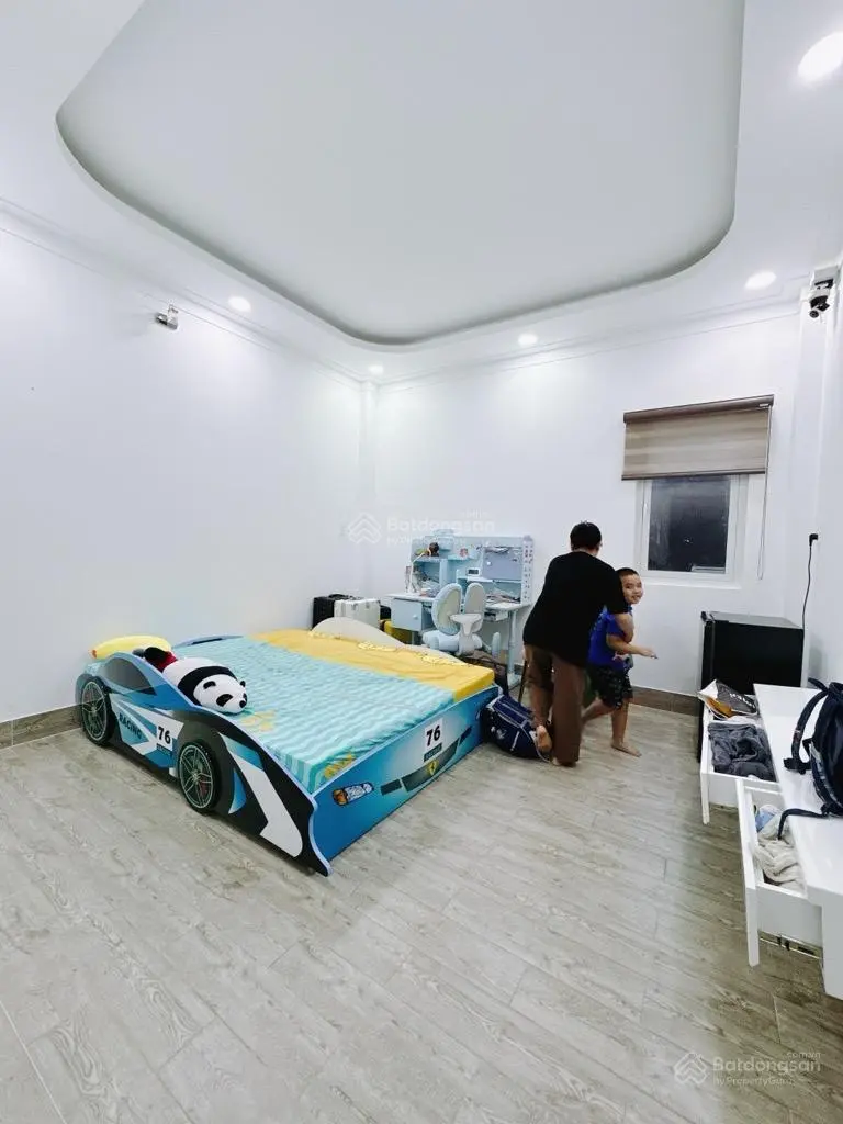 Nhà đẹp q4- hẻm 4m- 60m2 - 5 tầng - ko qh-chỉ 9 tỷ nhỉnh
