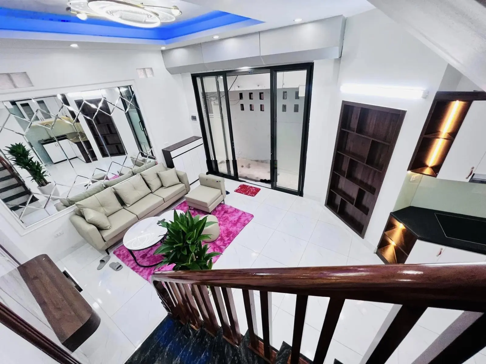 6.15 tỷ-trung tâm quận - khu vực vip bách kinh xây - dân xây - lô góc 3 thoáng - ô tô cạnh nhà