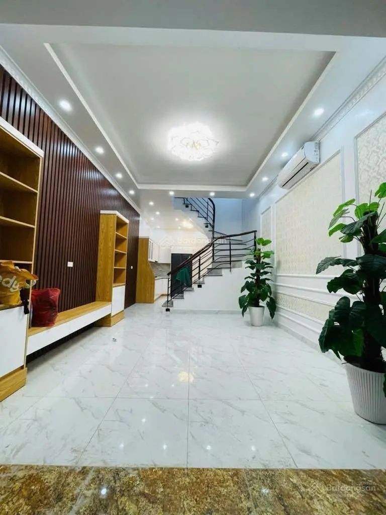 Cần bán gấp nhà đẹp dân xây lô góc phố Kim Ngưu - Hai Bà Trưng gần phố hơn 6 tỷ