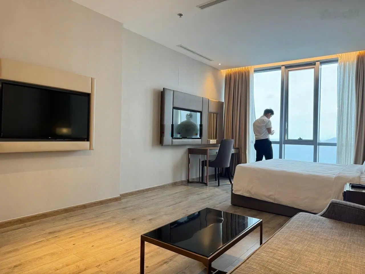 Bán căn hộ góc view biển tòa nhà Panorama ngay góc Hùng Vương - Minh Khai rất đẹp. LH: 0898 368 ***