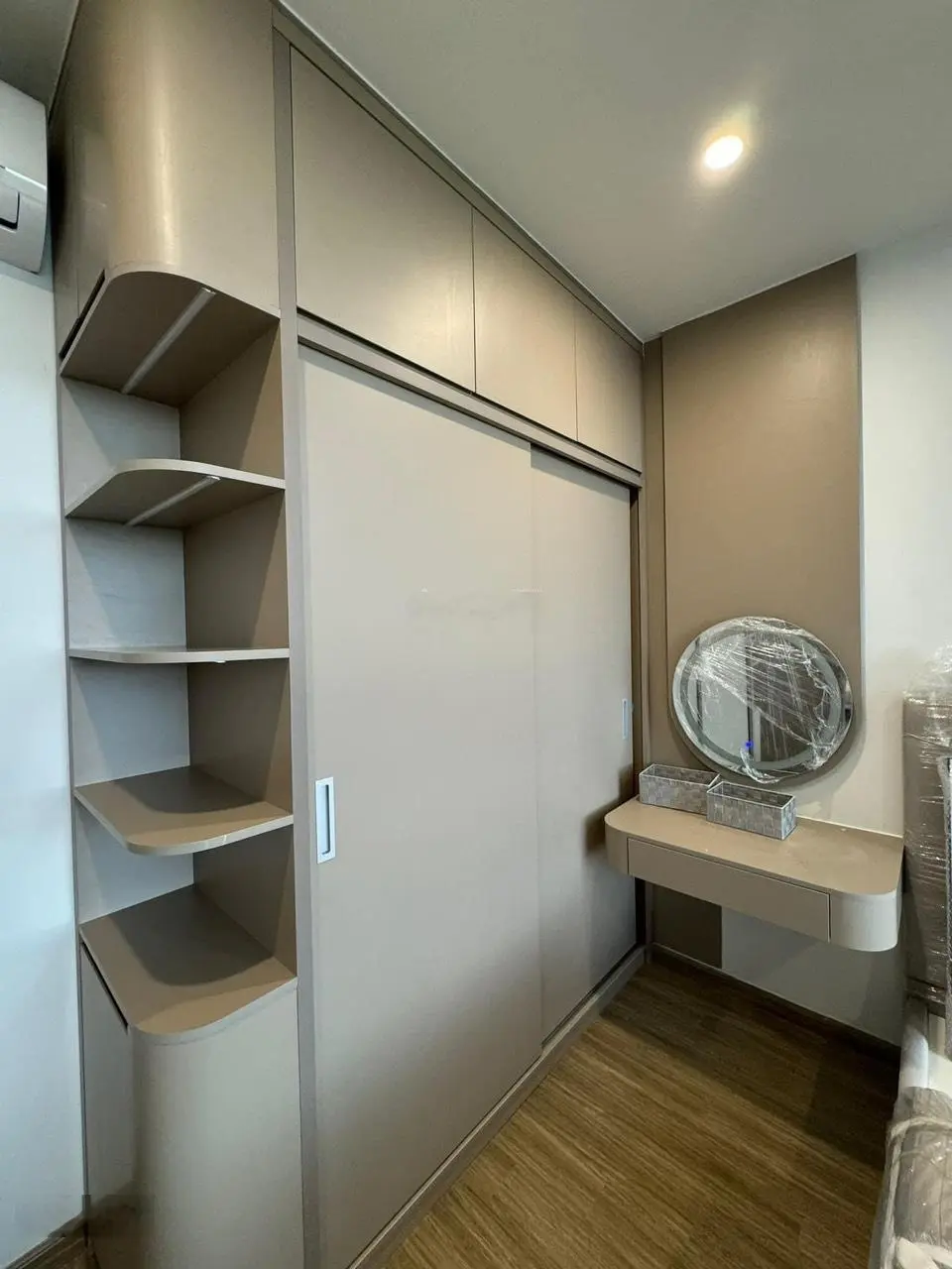 Cần bán căn hộ 1PN+1 The Pavilion 2 tầng hầm để xe tại Vinhomes Ocean Park Gia Lâm Chỉ với 2,45 tỷ