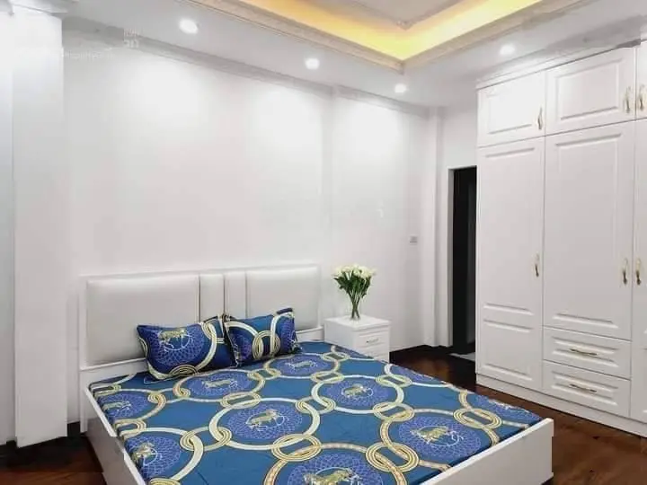 Nhà mặt ngõ Pháo Đài Láng rộng 2.5m, DT32m2 xây 5T MT4.2m giá 7.8 tỷ