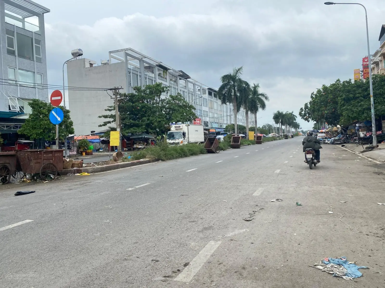 Bán nhanh lô góc 2 mặt tiền 136m2 ngay chợ bình Điền