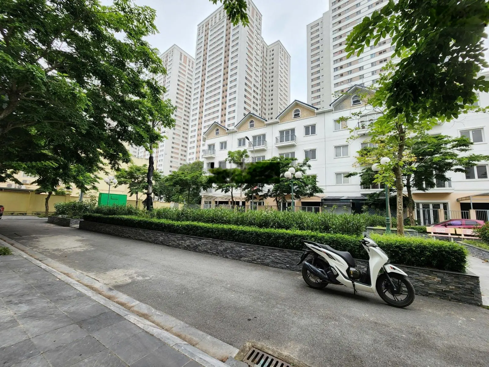 Cần bán ngay biệt thự song lập 135m đường 17m hướng đông nam giá tốt để chuyển đổi Vin Cổ Loa