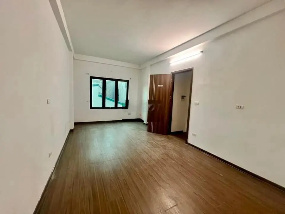 QUANG TIẾN LÔ GÓC - Ô TÔ VÀO- 50m -5 Tầng - nhỉnh 7 tỉ - VINHOMES