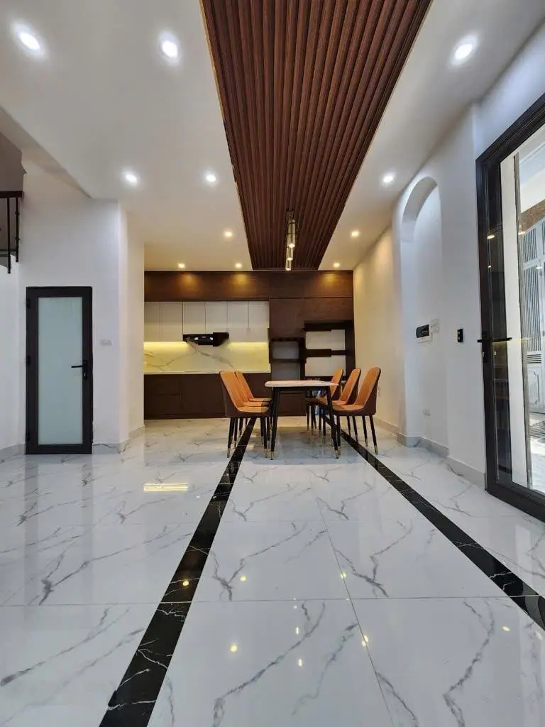 Vương thừa vũ - ô tô tránh sát nhà - khu quân đội - dt: 50m2; mt: 8.6 m - nhỉnh 10 tỷ