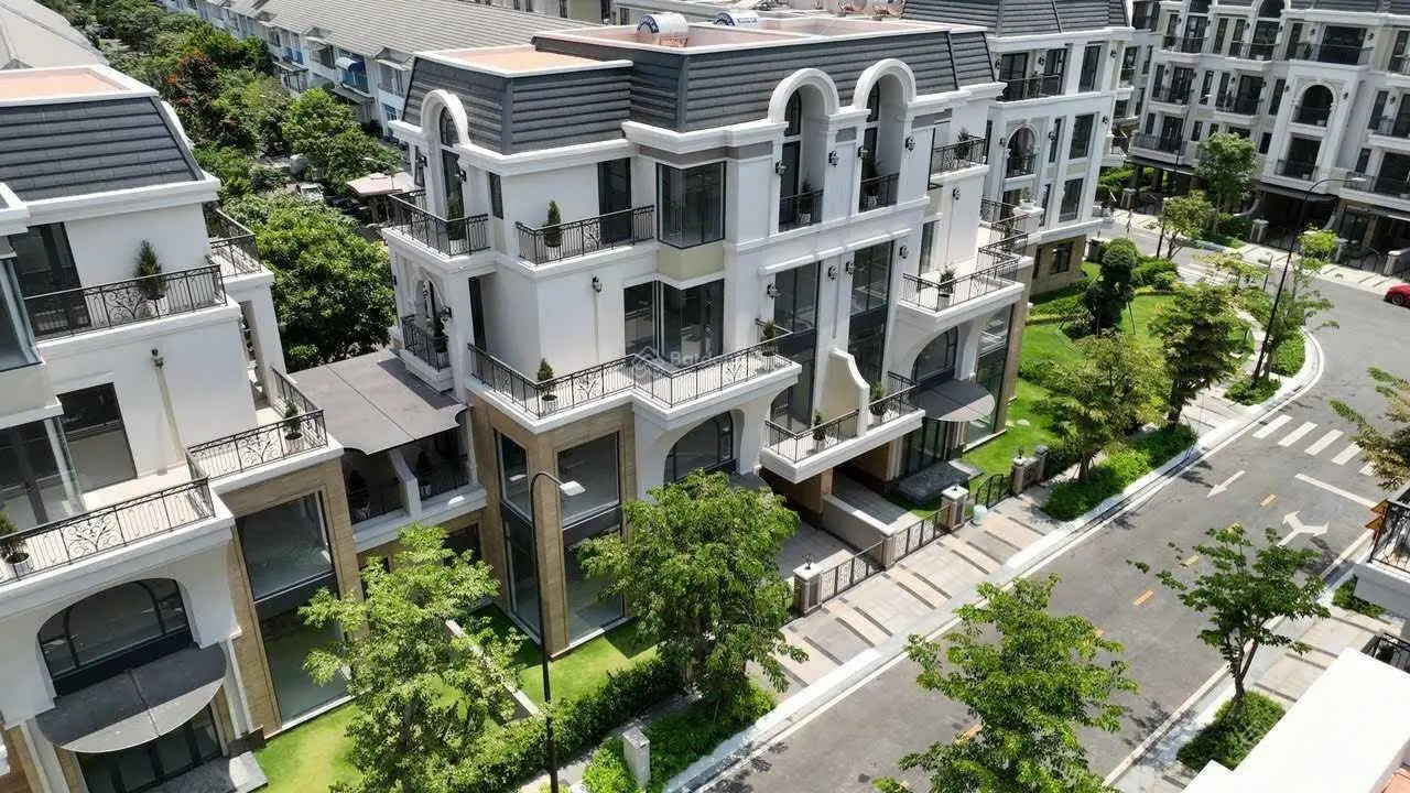 Giá gốc CĐT chiết khấu 2,7tỷ - 6tỷ, Chỉ 15.5 tỷ/ căn đã có sổ hồng, nhận nhà. Pkd CĐT 0911 011 ***