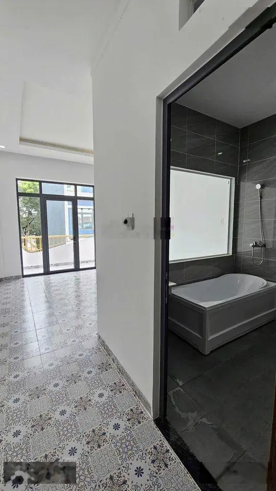 Bán gấp nhà vừa xây xong giá thương lượng 2 tỷ 750 ở Thuận Giao