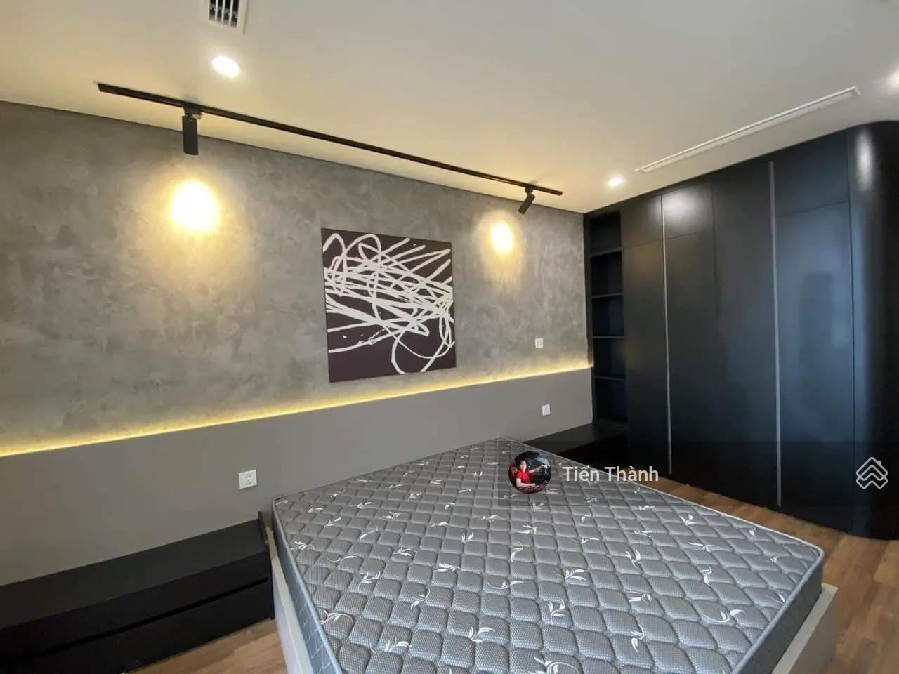 Bán gấp căn hộ chung cư HCMCC 249A Thụy Khuê 146m2, 3PN, đủ đồ, view hồ Tây, giá 8 tỉ. 0963 668 ***