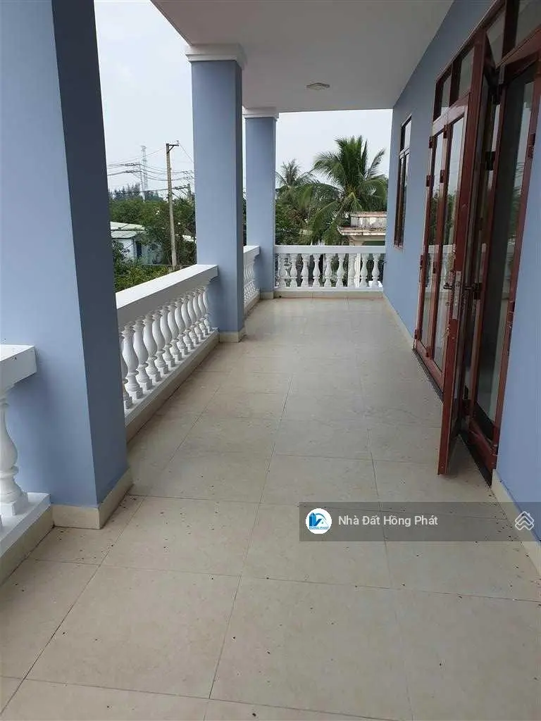 Cần bán gấp biệt thự vườn 20m * 22m, 2 mặt tiền, gần UBND xã Tân Nhựt - Bình Chánh