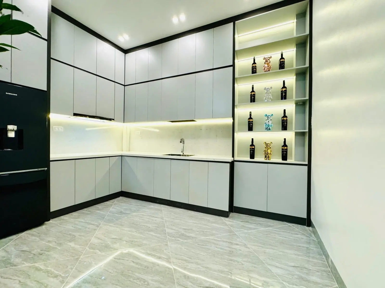 Siêu phẩm Ngọc Khánh, kinh doanh, giá Đầu tư, ở v.i.p siêu đẹp, lô góc, 4 ngủ, 40m2 8.5 tỷ.