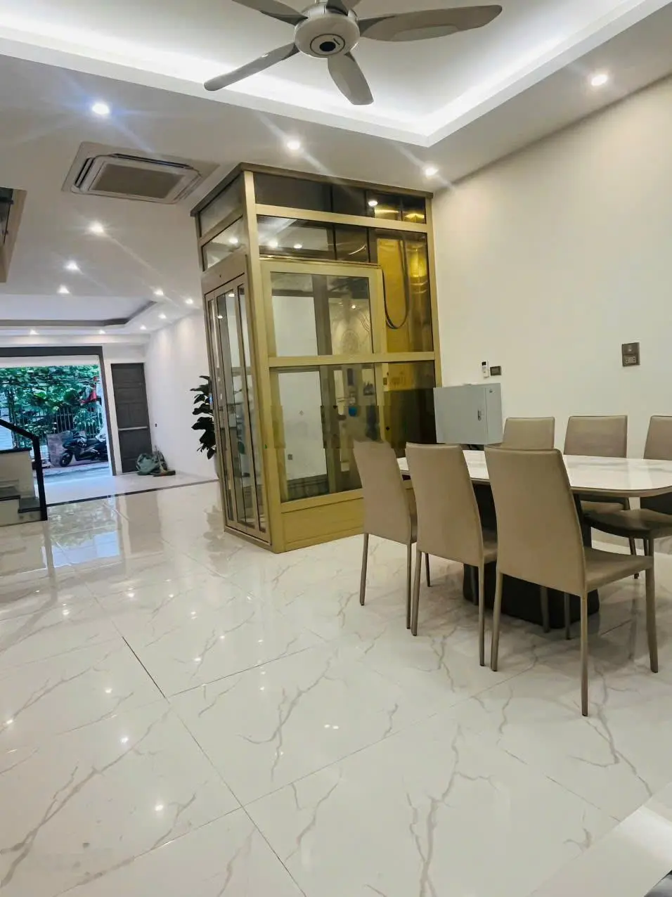 Bán nhà tái định cư Ngọc Thụy 80m2 x 4,5Tx 5,33m MT, thang máy 450kg, ngõ thông 2 ô tô để trong nhà