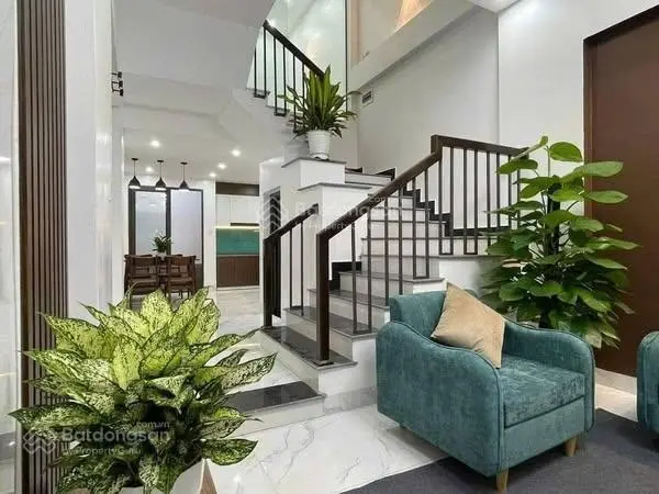 Mặt ngõ Minh Khai - DT 30m2 - 5tầng - MT 4m - 6tỷ - ô tô tránh - lô góc kinh doanh