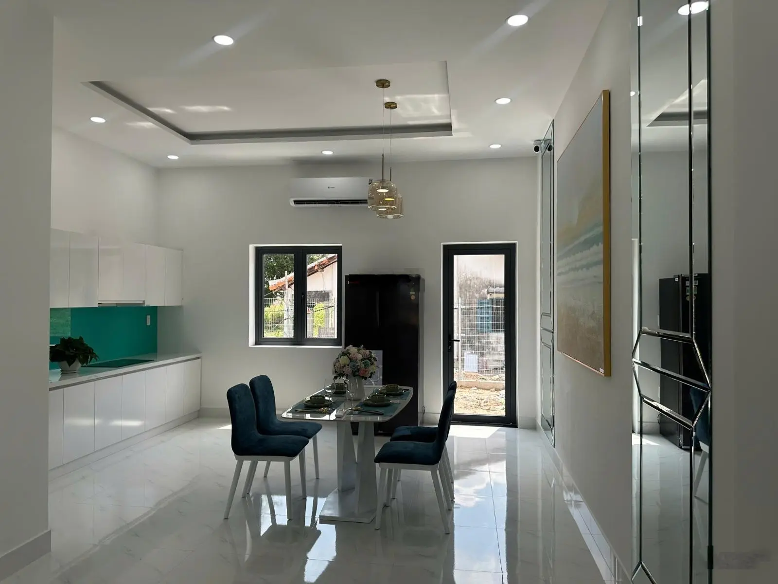 Nhà phố Gia Khải Luxury đối diện chợ An Điền, mặt tiền đường sạch đẹp rộng 42m