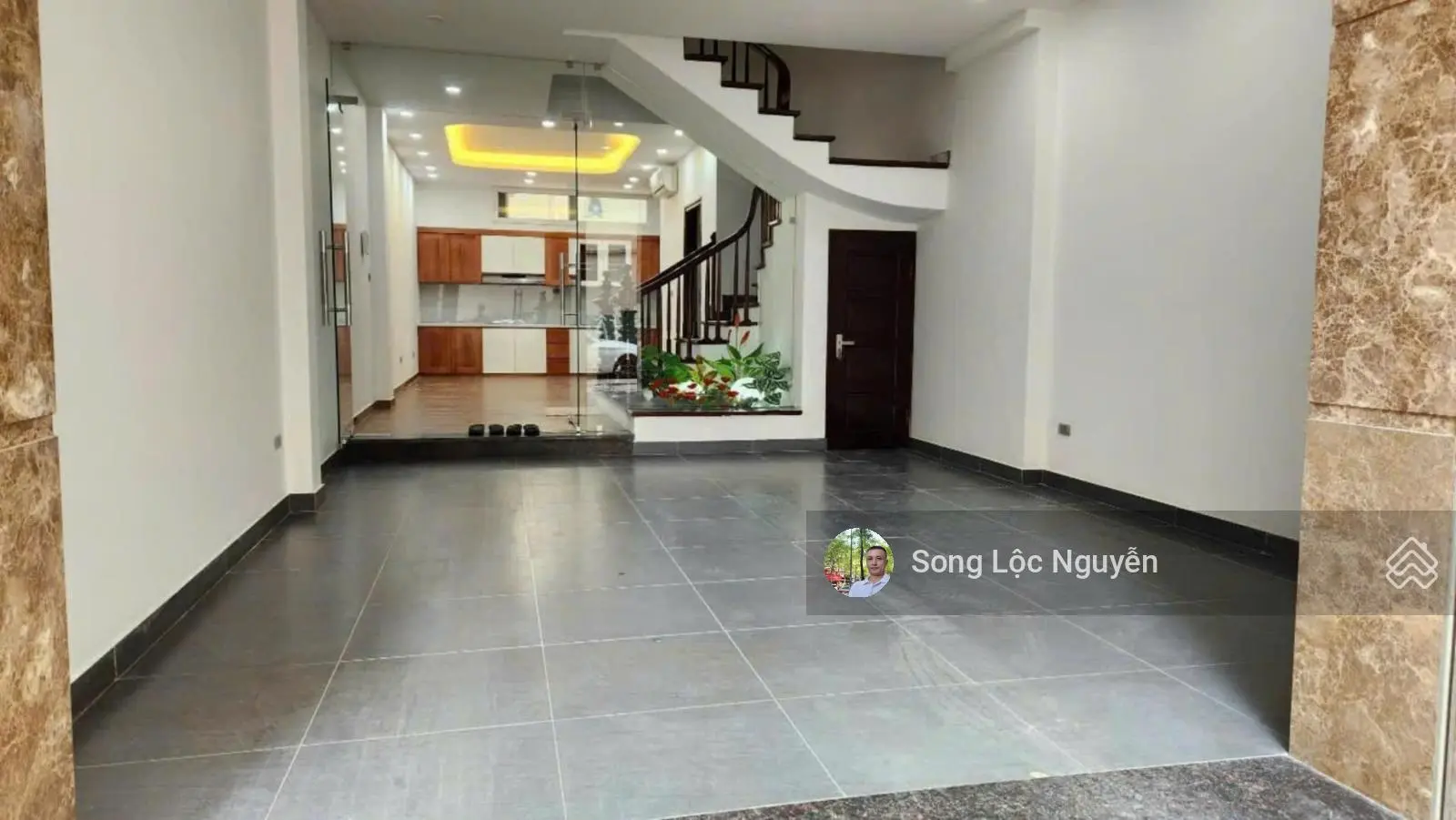 Nhà phân lô phố Dương Khuê, Cầu Giấy 60m2 6 tầng, giá chào 26,5 tỷ