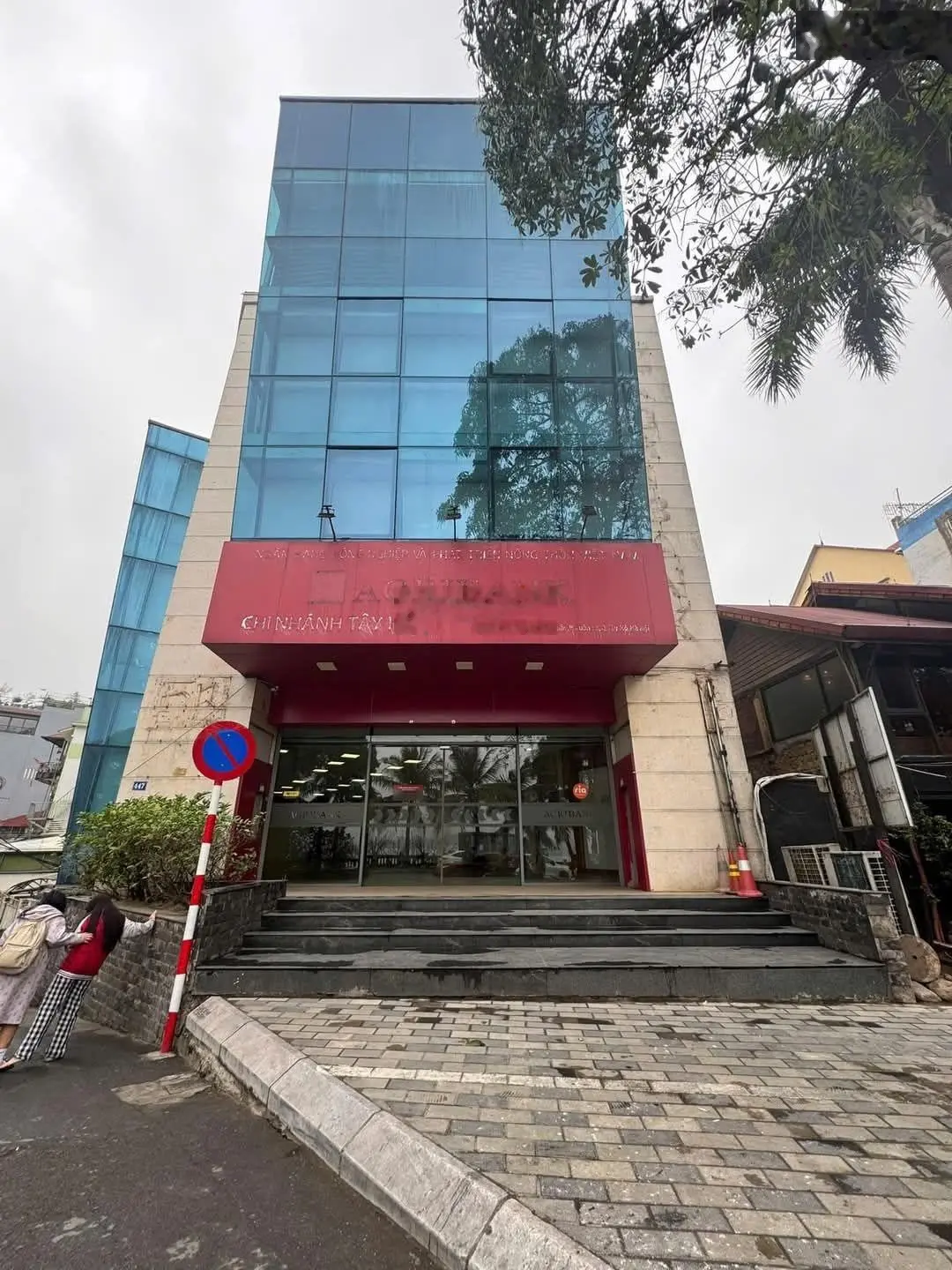 Bán tòa mặt phố Tây Hồ khu vực Vip Tây nhiều hơn ta