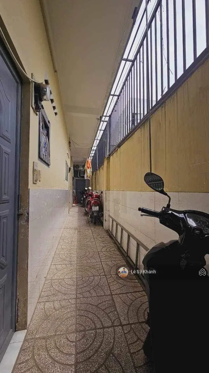 110m2 ngang5m ngay phạm văn đồng dòng tiền tốt chỉ 8.9 tỷ,lh 0915.479.678