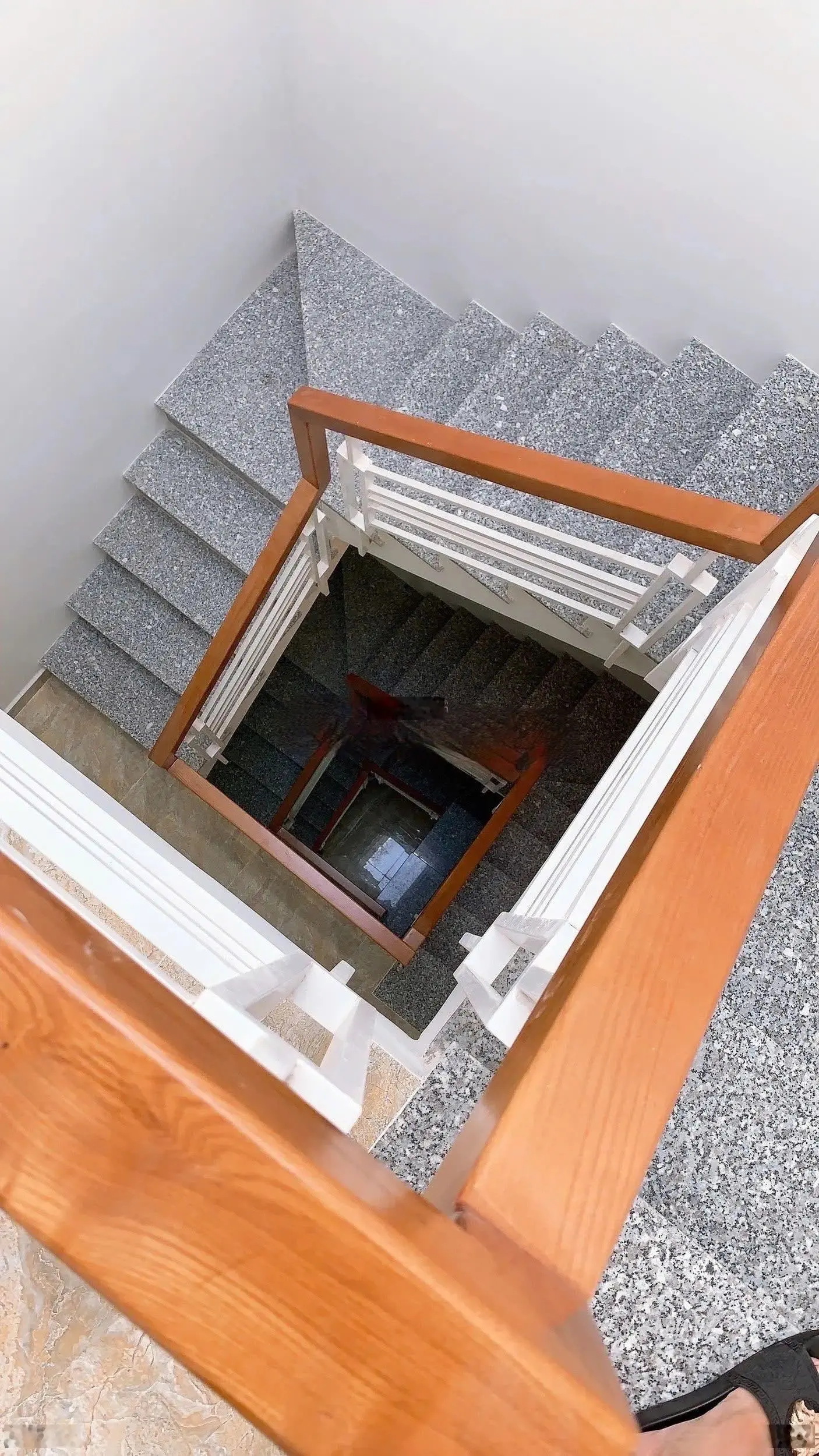 Bán căn nhà gần BV Bệnh Nhiệt Đới 40m2 Phan Văn Trị, P2, Q5. Có sổ hồng sẵn, hẻm oto 7m