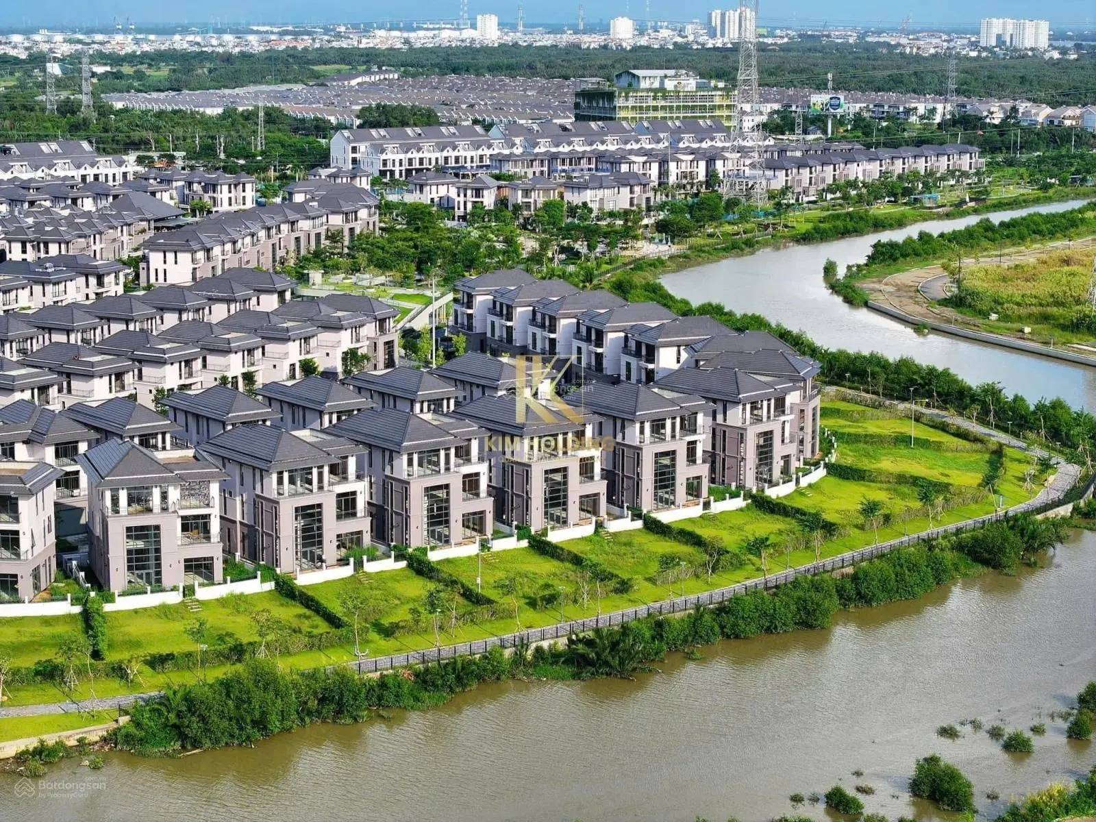 Cần bán gấp căn biệt thự song lập 200m giá tốt nhất thị trường