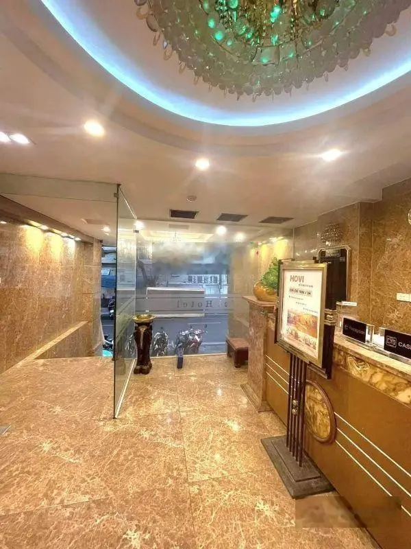 Bán khách sạn mặt phố Bùi Thị Xuân 120m2 sổ đỏ nhà 12 tầng+ 1 hầm dòng tiền 350tr