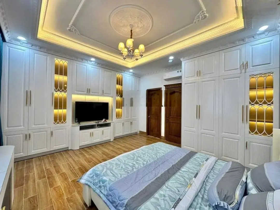 Bán nhà mới - có thang máy - thị trấn Nhà Bè