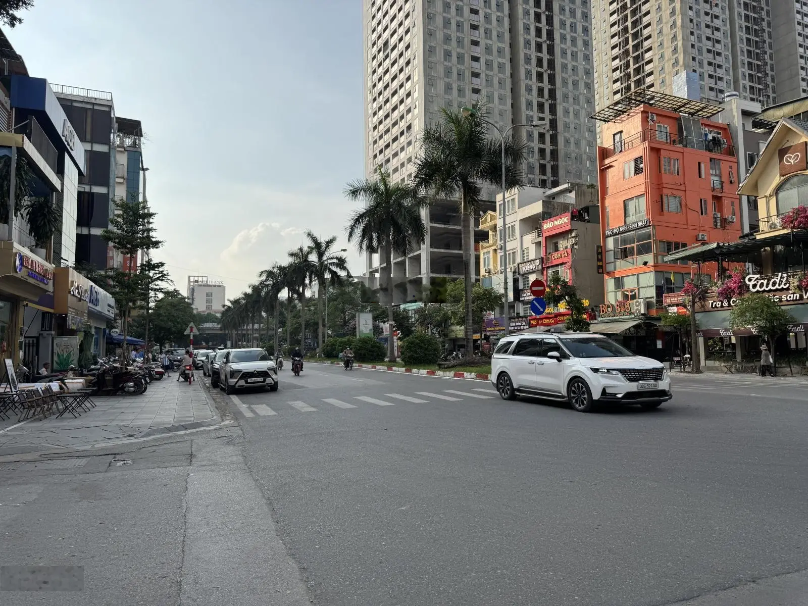 1 nhà ra mặt phố nguyễn khuyến -- vị trí kinh doanh đắc địa -- giá ngon kđt văn quán