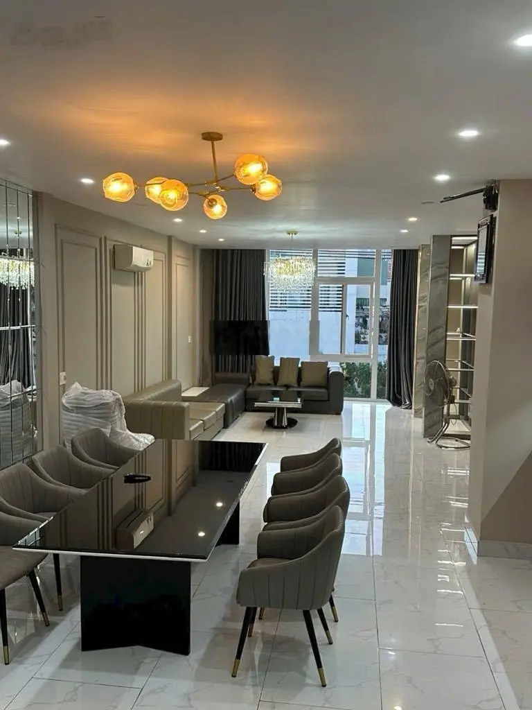 Siêu phẩm nhà đẹp mặt tiền đống đa-vuông vức- giá đầu tư