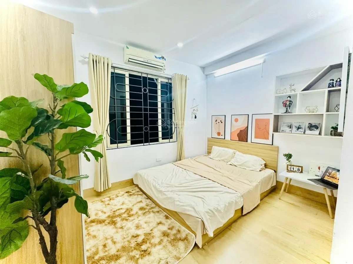 Nguyễn Chí Thanh. Nhà đẹp, ngõ thông tứ tung, gần ô tô tránh, ra phố chỉ vài chục mét