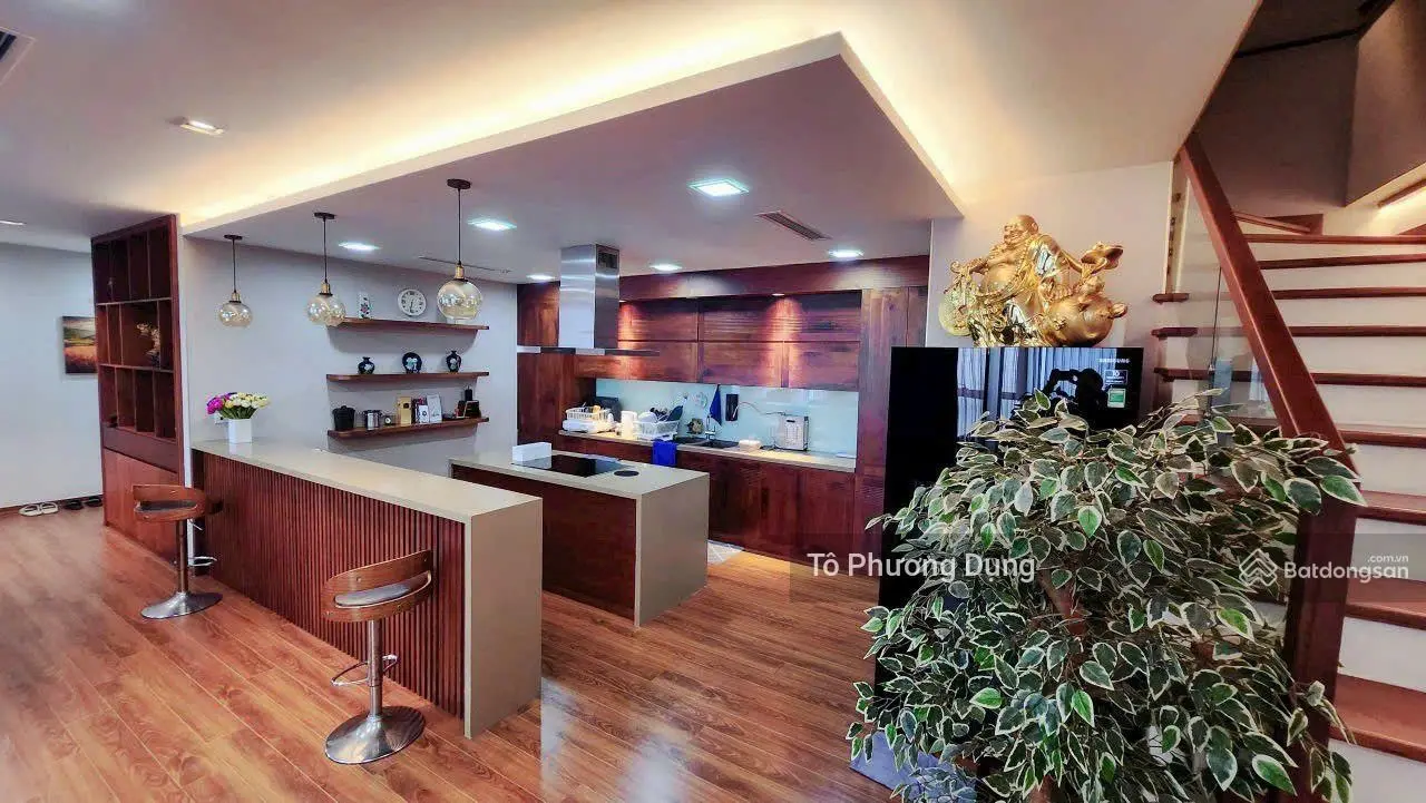 Bán căn hộ penthouse Eco Green - DT 200m2 - full nội thất cao cấp - sổ đỏ trao tay vào ở ngay