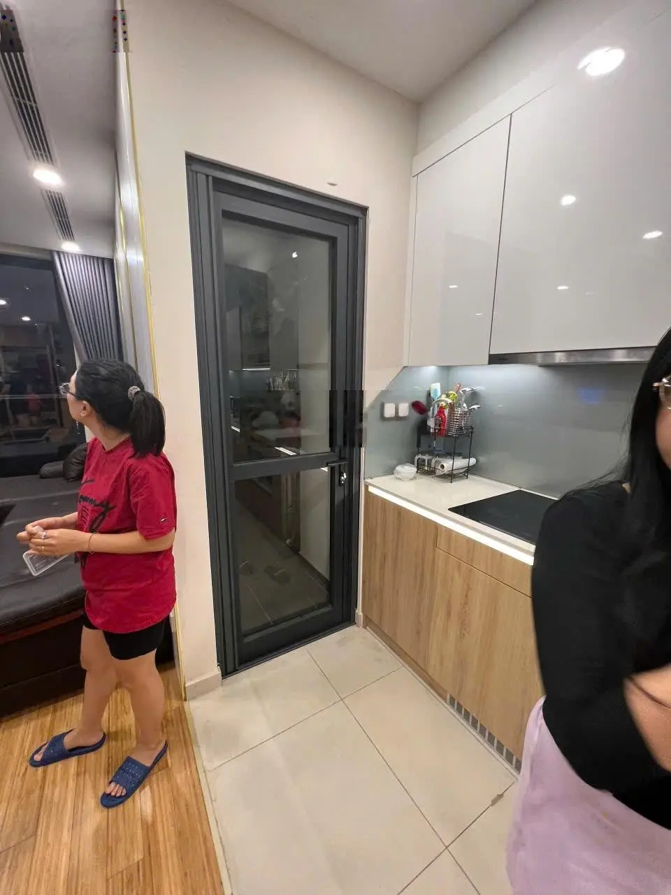 Chính chủ bán nhanh căn hộ cao cấp tại The Zei, 2 phòng ngủ, tầng đẹp, view triệu đô siêu thoáng