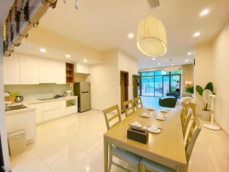 Bán căn góc Royal Lotus, 122 m2, full nội thất, sổ đỏ, gần bãi tắm, giá 13,X tỷ. Lh 0965 868 ***