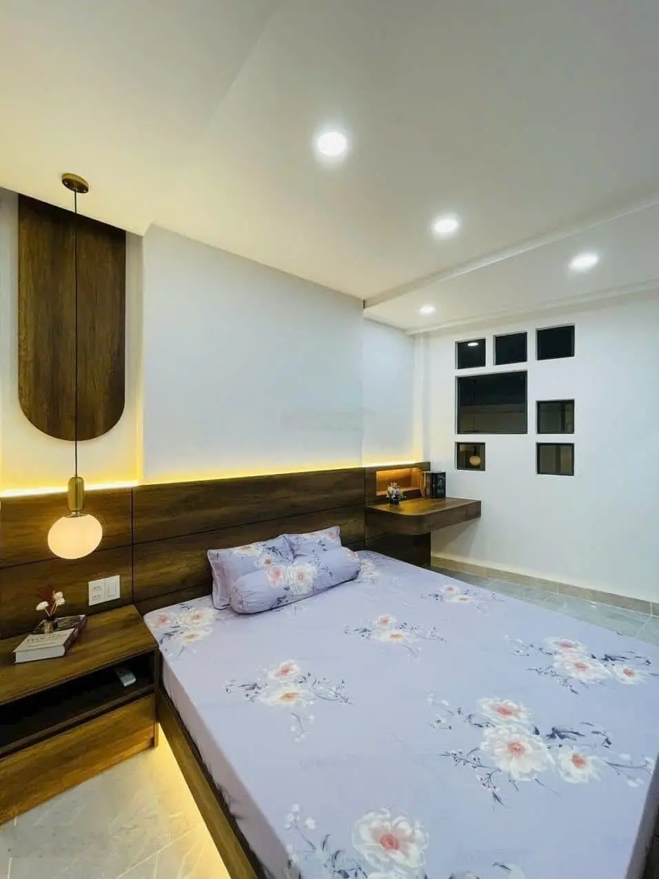 Bán căn gần chợ Hồ Thị Kỷ, 106m2. Bán 3tỷ100. Trần Bình Trọng, P1, Q10 4 tầng + 1 lửng hẻm oto 5m.