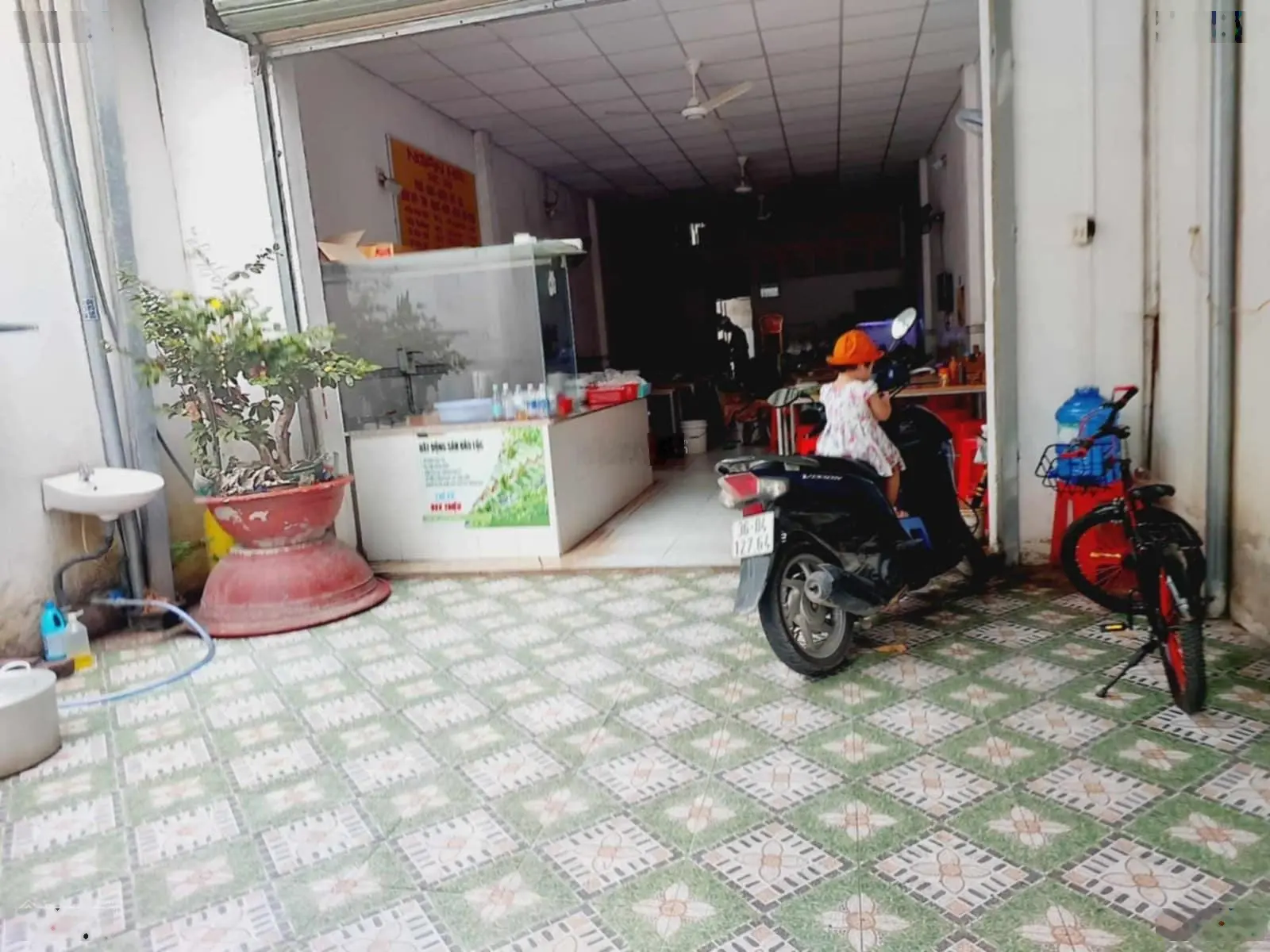 nhà mặt phố trần hưng đạo Dĩ An Bình Dương_ 120m2_ ngang 5 m chỉ 8 tỷ đường rộng 20m