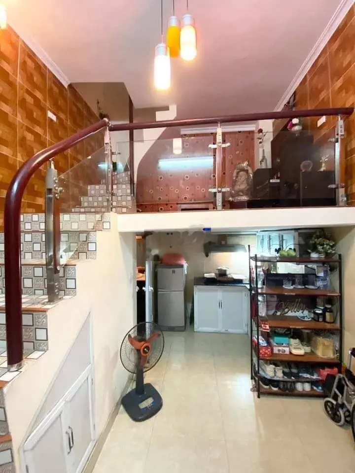 Bán nhà phố Văn Hương, Tôn Đức Thắng, Đống Đa. Diện tích 18m2