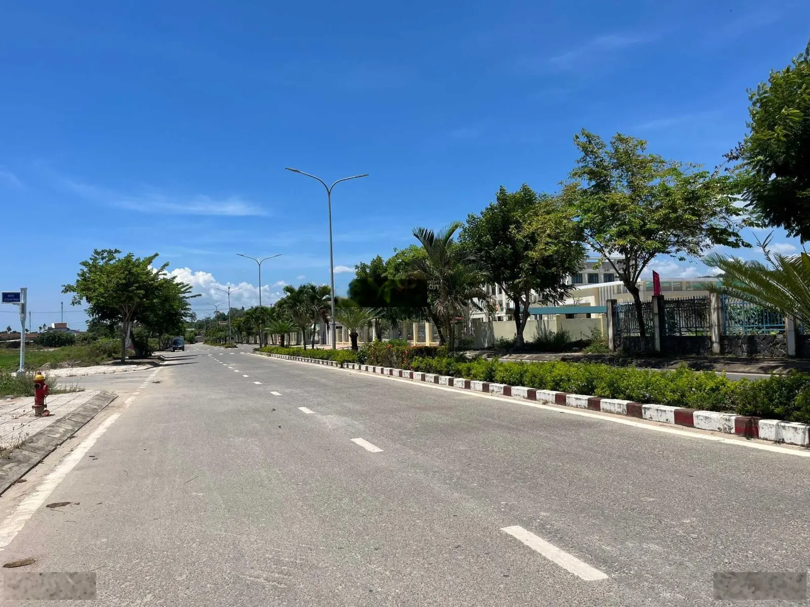 Cần bán lô đất mặt tiền trung tâm hành chính huyện Mộ Đức, khu vực dân cư văn minh, đông đúc