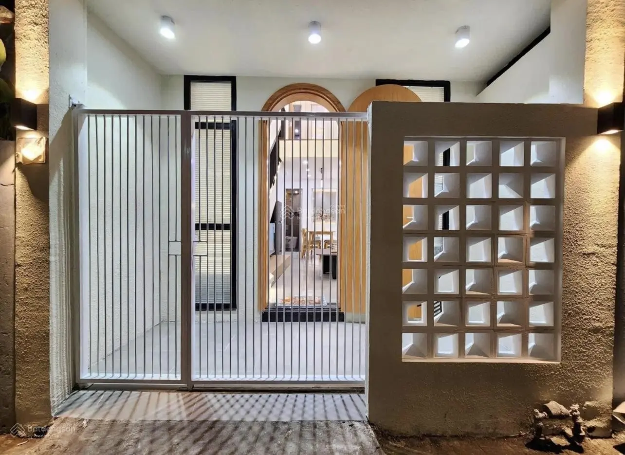 Cô bảy về quê bán gấp nhà quốc lộ 13 , thủ đức , 48m2 , giá 2tỷ050tr