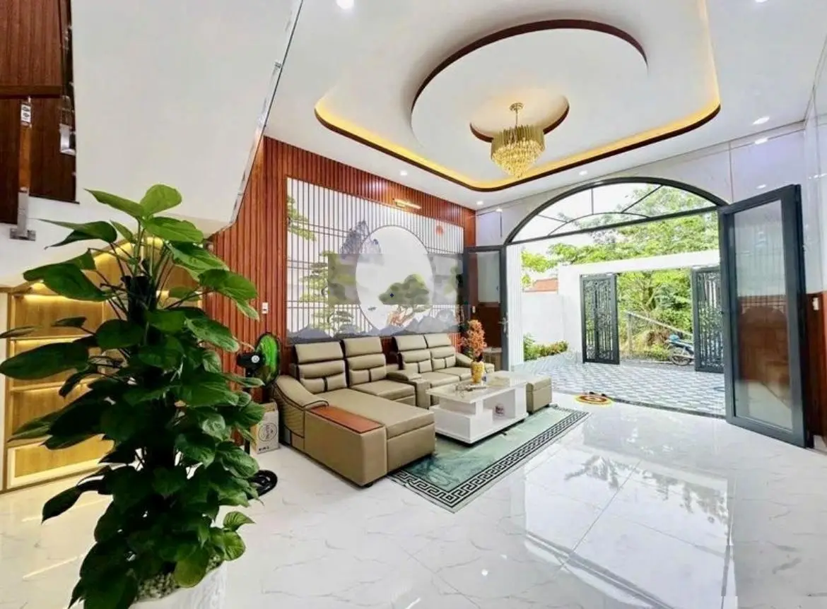 Nhà đẹp 1 lầu ngay sau chợ bình chánh 90m2 giá 1ty420 gần kcn cầu tràm, phù hợp kinh doanh buôn bán