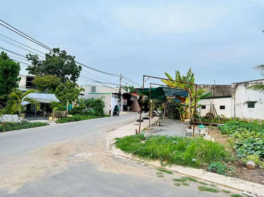Cần bán gấp lô đất 2 mặt tiền gần chợ Hóa An