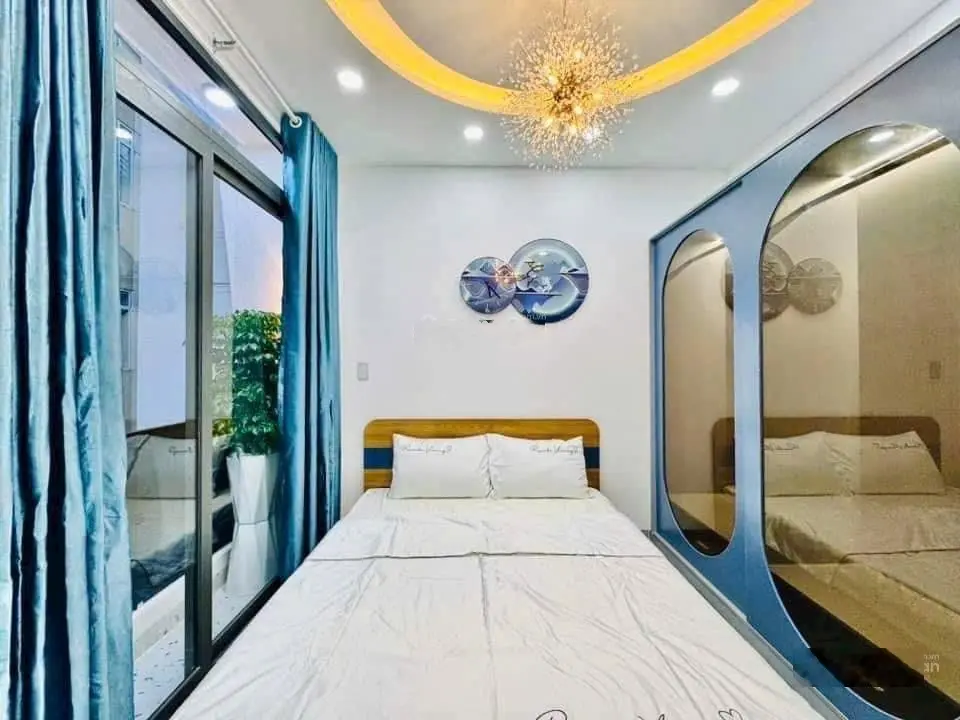 Giá 6 tỷ 750. nhà vip lý quang phức, q1. hẻm oto. nhà mới keng vào ở liền. lh: 0347.153.456