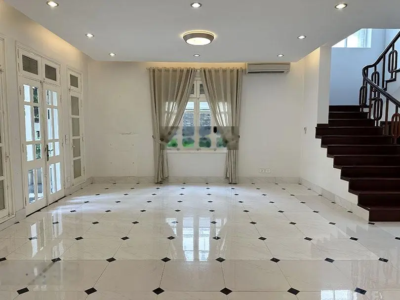 Bán biệt thự sân vườn tại Ciputra, 324m2, 4 phòng ngủ, nội thất cơ bản