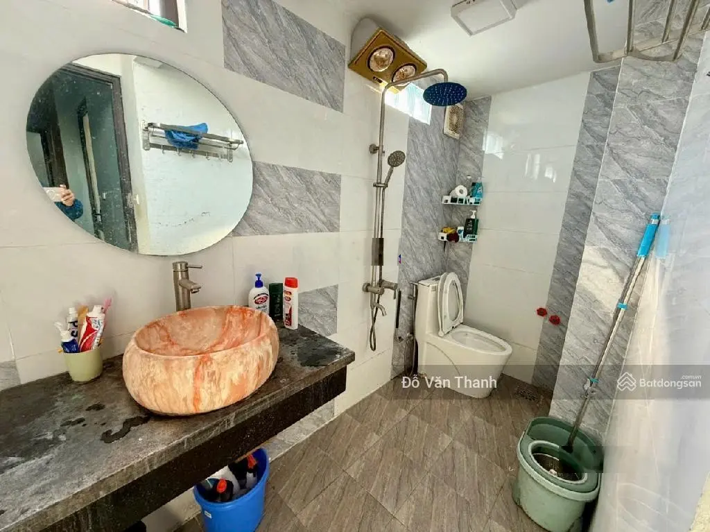 Bán rẻ,gấp nhà mặt phố đường phạm văn đồng, hơn 51 tỷ vnd, 135m2, mặt tiền 6,8m, 7 tầng
