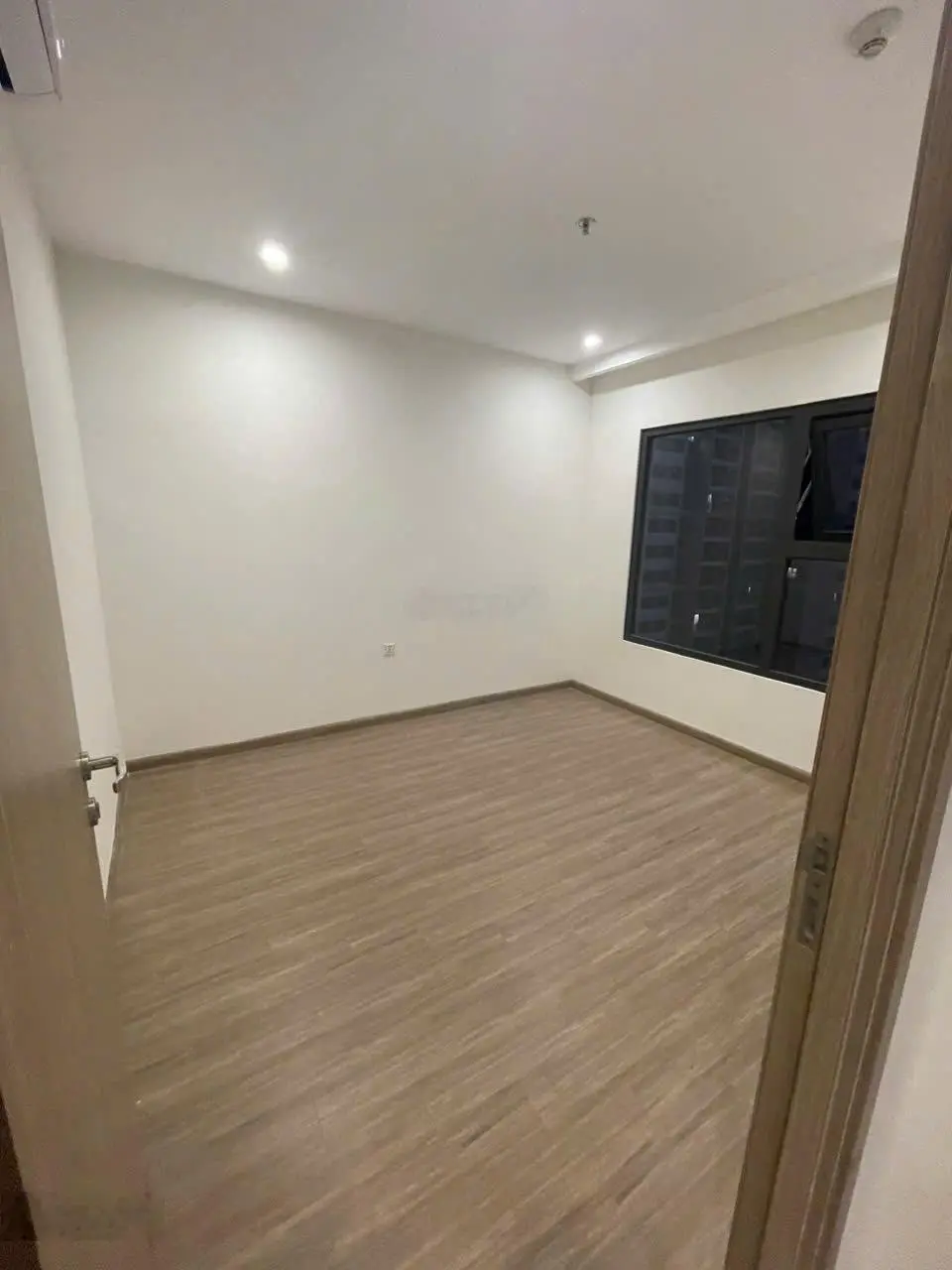 Chính chủ cần bán 10 căn tầng 18 ở 3 tòa S2.02, S2.03, S2.05 DT từ studio - 3PN
