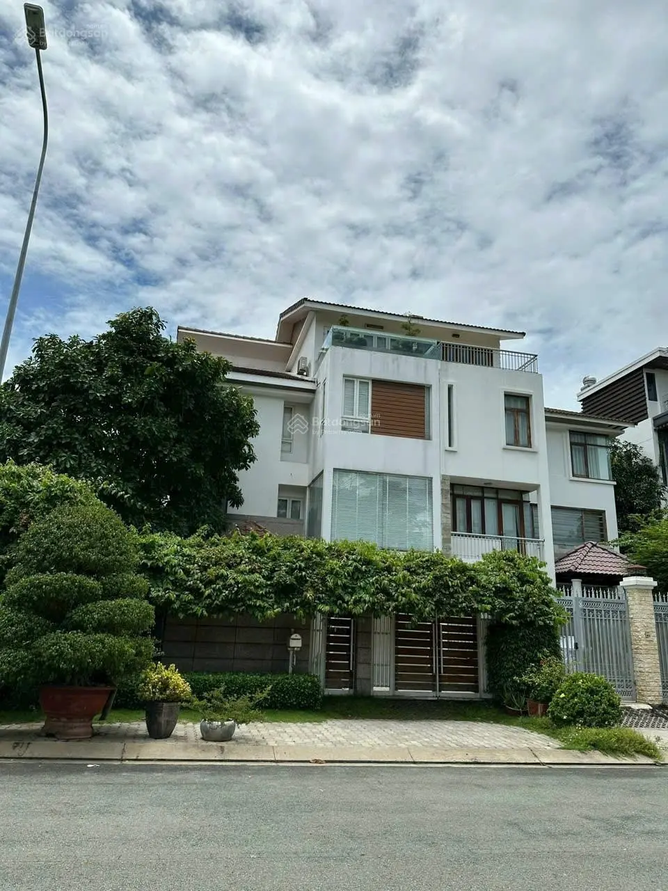 Bán biệt thự KDC Phú Mỹ Vạn Phát Hưng Quận 7 giá siêu tốt chỉ 19,5 tỷ TLDT: 6x21m (126m2)