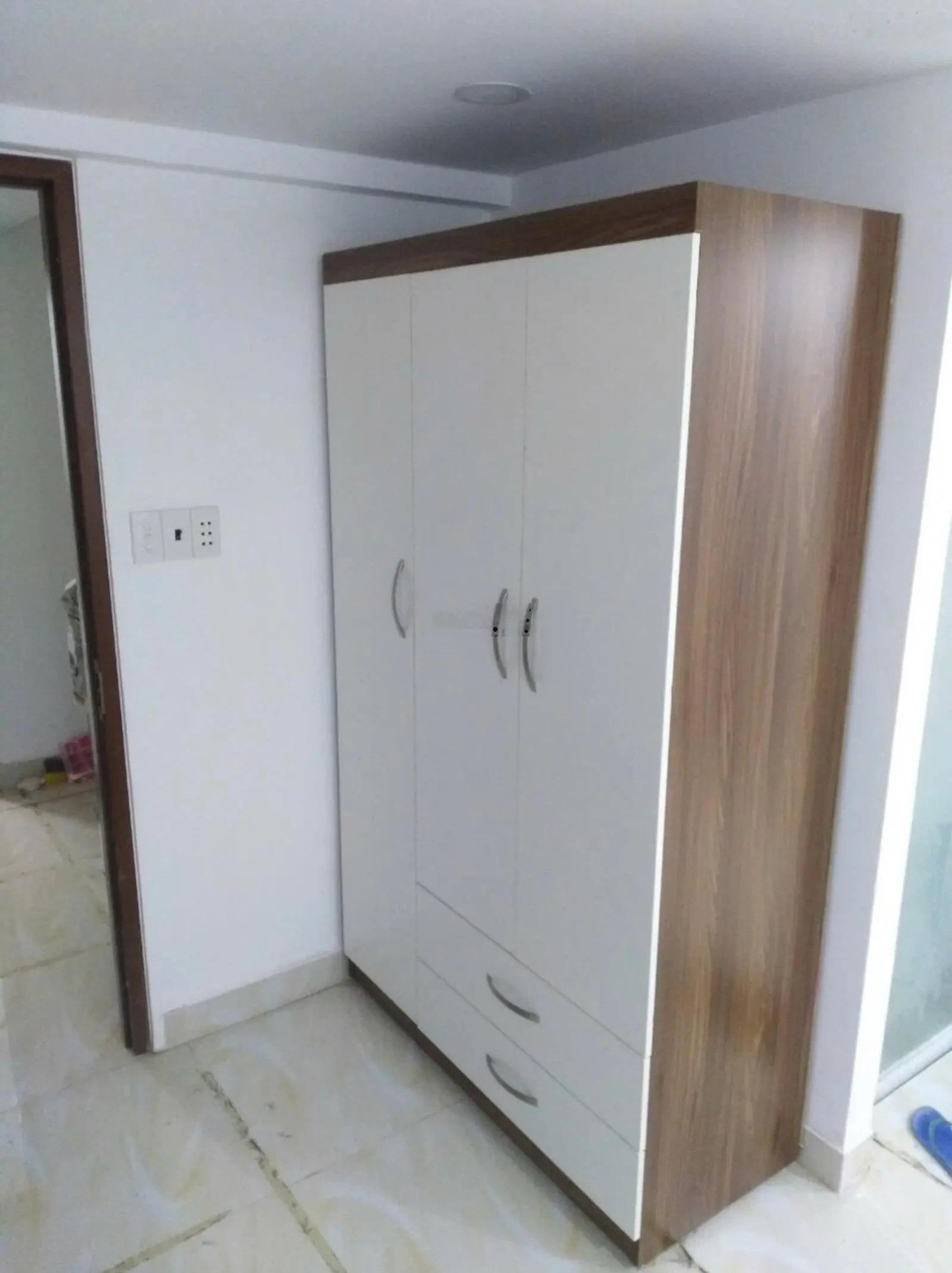 Bán gấp nhà Bành Văn Trân Tân Bình 4m x 14m 5 tầng chỉ 6 tỷ.
