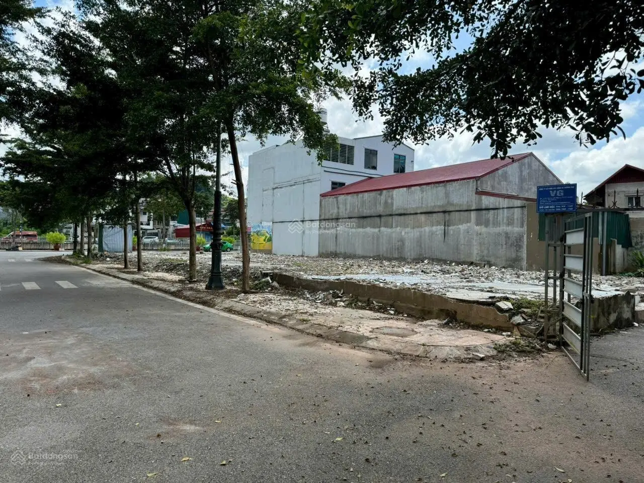Cần bán gấp 2 lô đất kè 4A - TP Sơn La. DT: 300m2