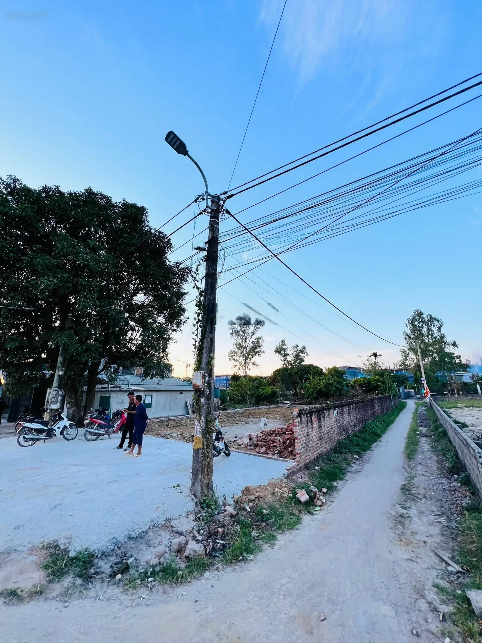 Bán lô đất sổ đỏ lâu dài, giá rẻ tại Hải Hoà, Móng Cái. Diện tích 240m2, giá 5 tỷ
