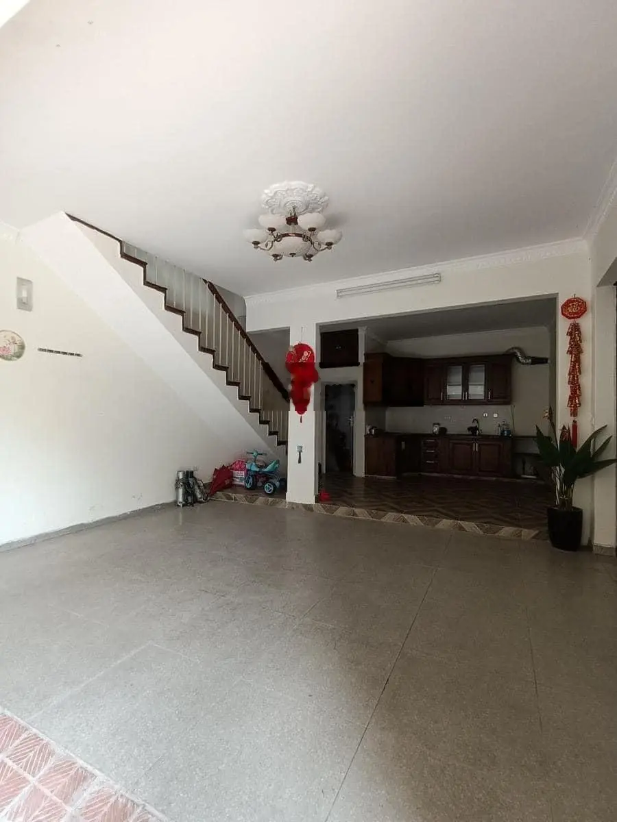 Bán nhà kinh doanh Quang Tiến- ngõ ô tô -75m2- 4 tầng-lô góc -7.66 tỷ- dân xây chắc chắn- ở luôn